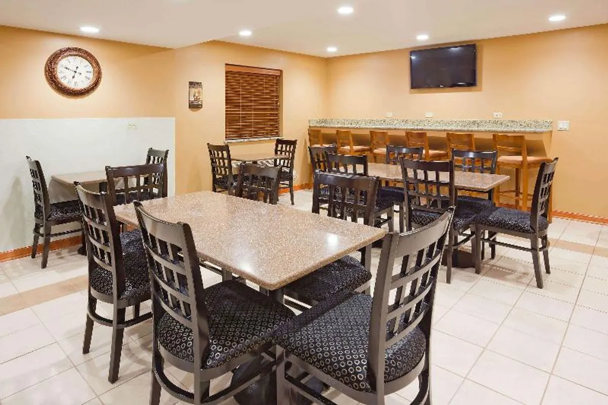 Image of La Quinta Inn by Wyndham Chicago O'Hare Airport
