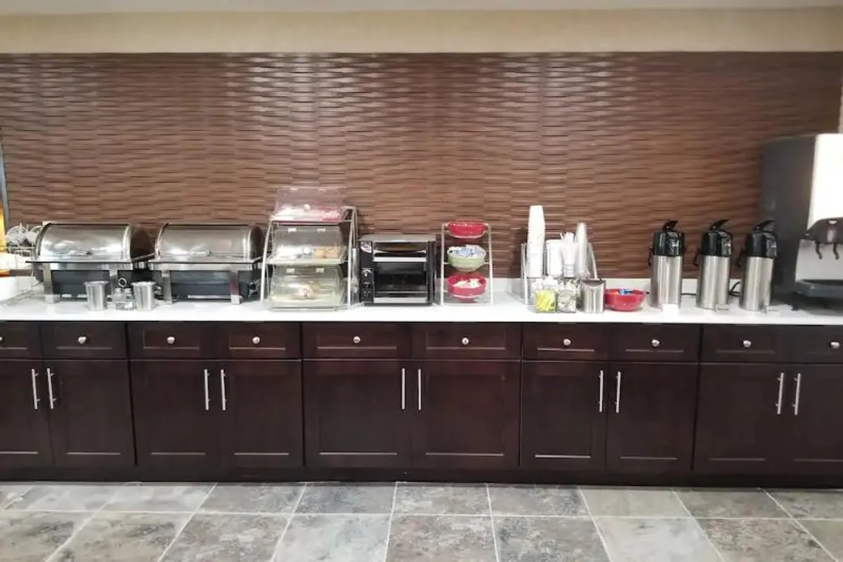 Image of Country Inn & Suites by Radisson, Auburn, IN