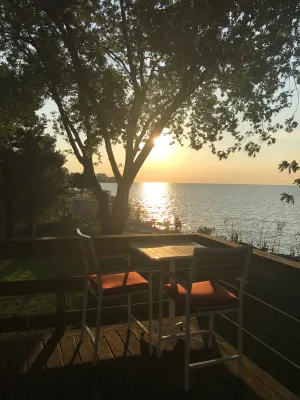 Image of "Lakeside Loft" Spectacular Lakefront Sunrise!