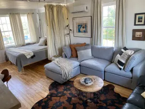 Image of Oma's House on Orange  (Pet Friendly)