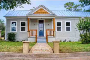 Image of Seaquist-Calame House one block from the square