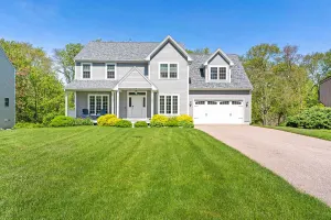 Image of New* Spacious Vacation Private Home, 5 minutes to Beaches\/ Narragansett Pier