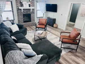 Image of Spacious 3Bed/2bath -long stay discounts avail