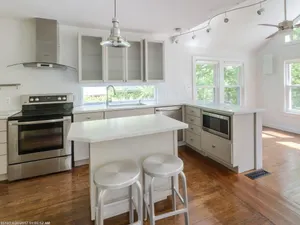 Image of Cozy Cottage With River View