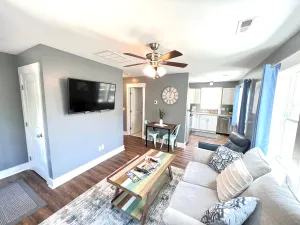 Image of Stylish Cozy Tree House Pet Friendly!!!