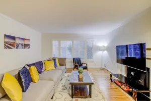 Image of RUSTIC\/MODERN DESIGN, OASIS CITY GETAWAY\/NEAR SFO