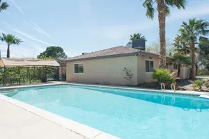 Image of Unit 3 We love dogs! Private apt, fast wifi,