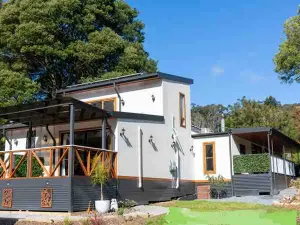 Image of Warburton Woods point nature retreat