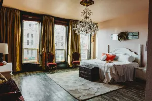 Image of Luxurious Updated 3 bedroom loft