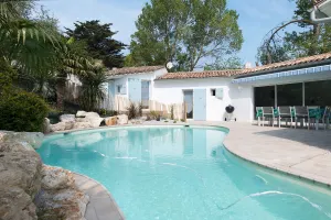 Image of Very beautiful villa with heated pool 100m from the beach!