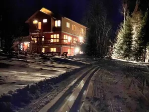 Image of 5 min to town, XC Trails, Lake views & Sauna