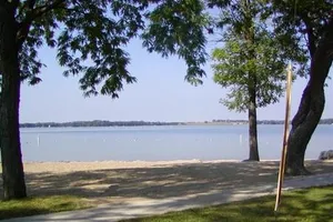 Image of Large House lake access 3 ba, 5 br, near Madison