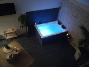 Image of House with private Jacuzzi, cocooning, zen.