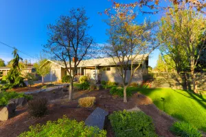 Image of Chestnut Place · Updated Home on Quiet Drive - Perfect Getaway