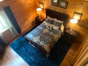 Image of The Painted Pony/Hot Tub/3min to casino