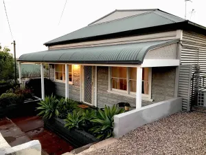 Image of HILLSIDE HAVEN CHARMING C1920 COTTAGE Pet Friendly Sleeps 1 - 6