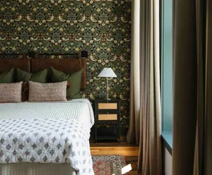 Image of Stylish Condo Overlooking Broadway