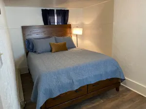 Image of Cowboy Leisure - blocks from UW & Downtown