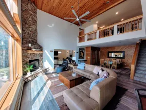 Image of Sunsetters - Good Vibes Lakeside Lodge