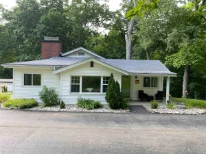 Image of Hanover Cottage-Private spot and great location