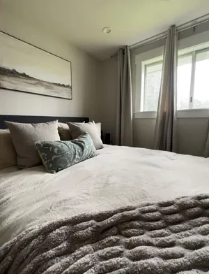 Image of Charming single level updated home~Centrally located