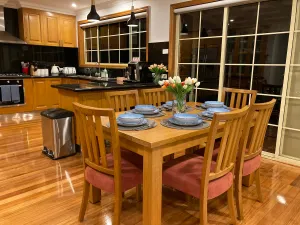 Image of Style/Comfort/Spacious 4 bedroom house plus study