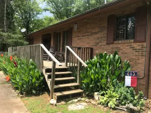 Image of Cozy by the Creekside: 1.4 miles to Casino