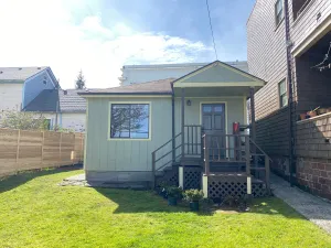 Image of Quaint Downtown Cottage