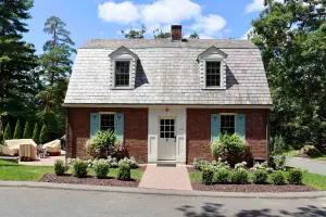 Image of Historic Cottage -Walk to Smith College & Downtown