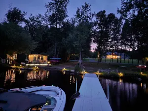 Image of Lakeside oasis Apt with water access and views.