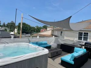 Image of In style row house with private hot tub/pool table