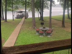 Image of Hideaway Lakefront Cabin (pets allowed)400ft lake!