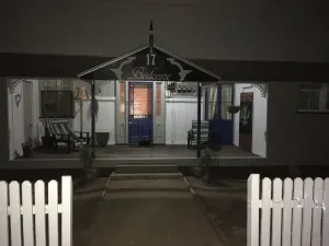 Image of Colonial Masterpiece 'Munro' LargeTown Apartment.