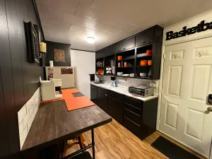 Image of Pet friendly. Blocks to OSU - 0.7mi to BP Stadium!