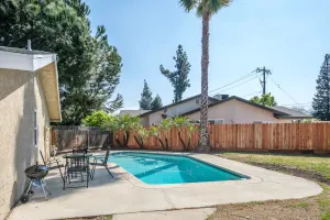 Image of Spacious 3Bed/2Bth w Swimming Pool in Clovis