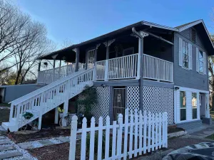 Image of Private 1-bedroom apartment w Jacuzzi & huge porch