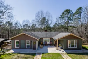 Image of Creek Lodge - LaGrange's Best Kept Secret