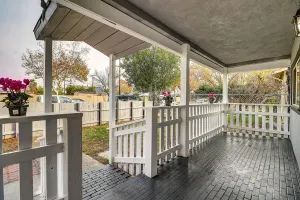 Image of Downtown Living Beautiful-Modern "Full of Extras"