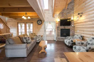 Image of Luxury Cabin with Kitchen, Fireplace, Living Room. Sleeps up to 8