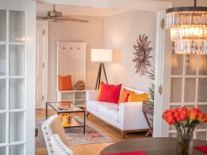 Image of Luxury on Main \/ South