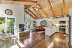 Image of Amazing Country Setting at Cottage Creek Vineyards!!