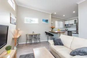Image of Prestigious Northshore Guest House - Comfortable Living Close To Mullaloo Beach