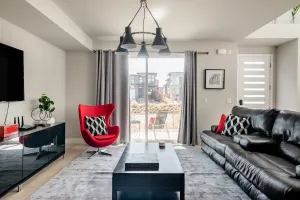 Image of Contemporary Comfort in Central Park