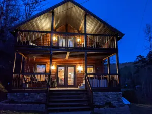 Image of Heavens Porch - Eastern KY Luxury Cabin Rental