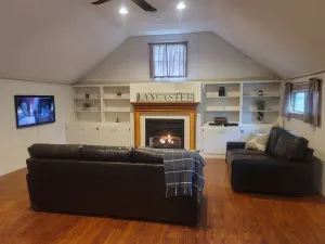 Image of Carriage House 1840: Downtown Lux, Hot tub, Pool