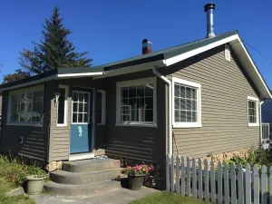 Image of Seahorse Cottage- ocean view family home