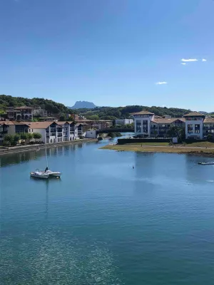 Image of T3 Ciboure Socoa, by the water