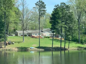 Image of Lakefront Serenity -Lakehouse 5BR/ Sleeps 14+