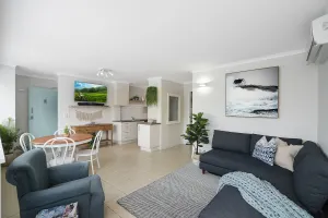 Image of Moololaba Family Unit 100m To Beach