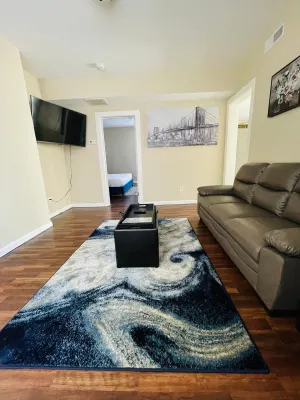 Image of Amazing King Bed Apt | Perfect Long Term Stay